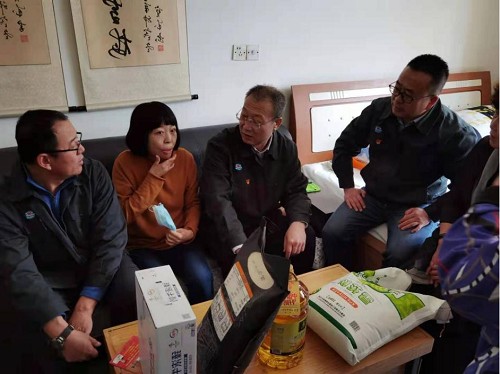 success 訪慰問(wèn)暖人心——供熱三公司2.jpg